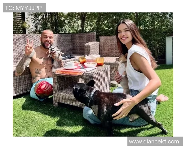 足球明星的模特妻子如何在聚光灯下平衡家庭与事业的挑战与机遇